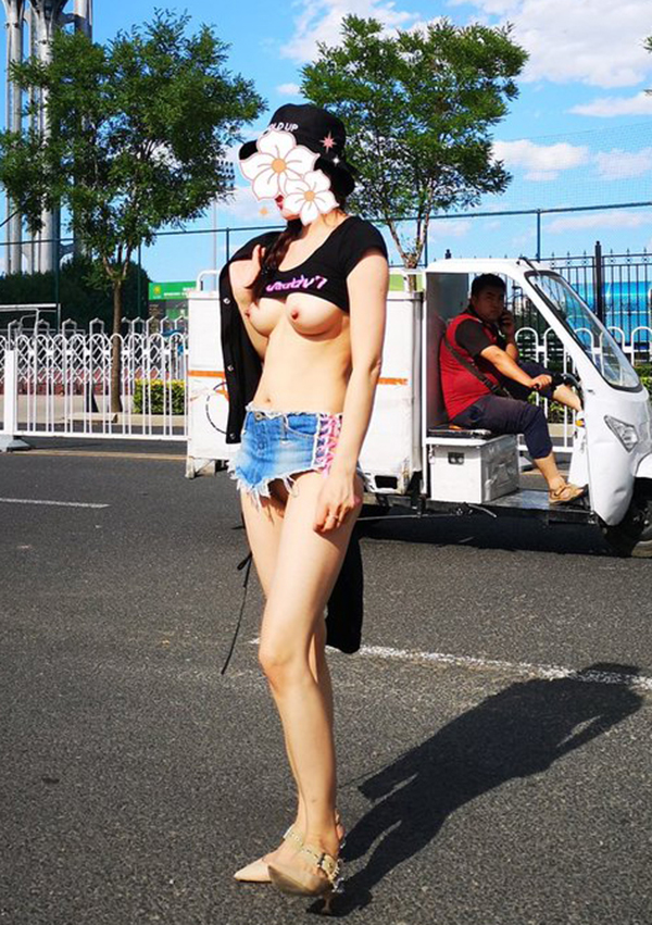 露出系白虎福利姬@闹闹Style 尺度私拍合集2